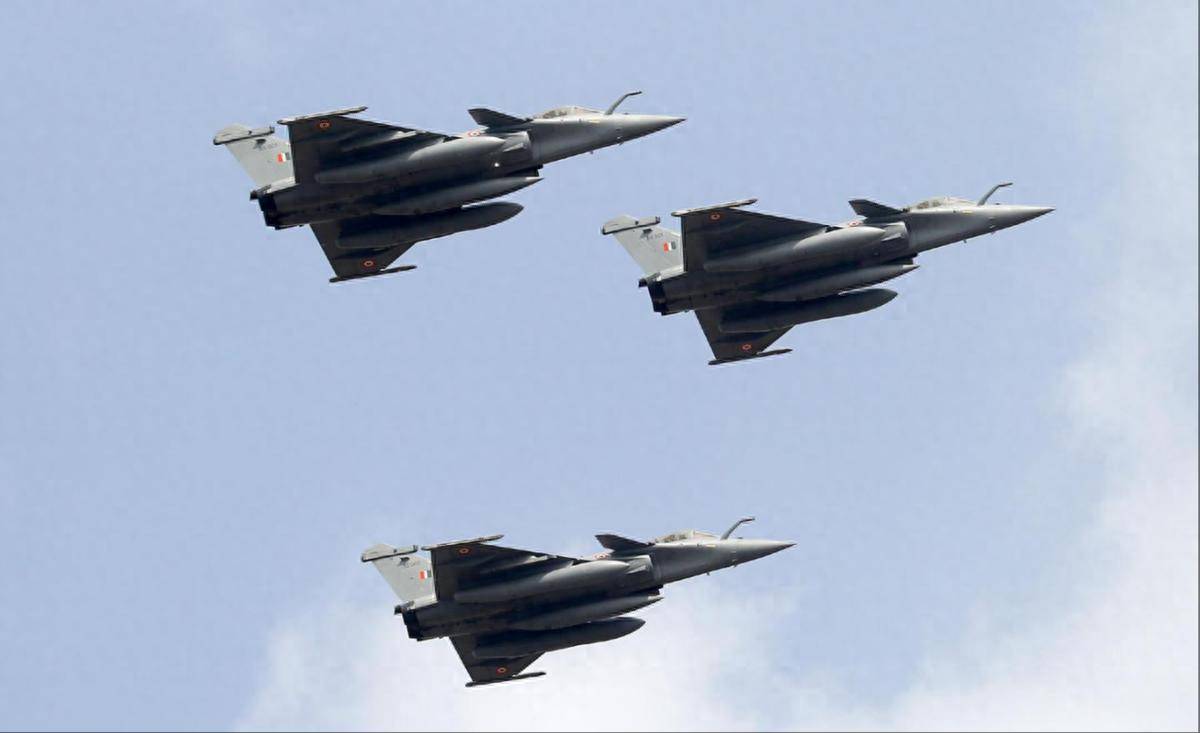 印度不服气<strong></p>
<p>币安交易网址</strong>,大量战机升空,印媒公开炫耀,马克龙的心又悬起来了