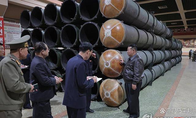 金正恩思虑再三<strong></p>
<p>币安交易网址</strong>,红场阅兵还是不去了,但不忘给普京送上一份厚礼