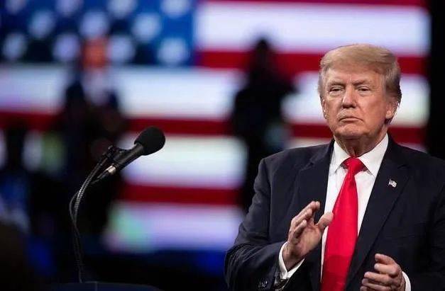 乌克兰终于恍然大悟<strong></p>
<p>币安交易网址</strong>,泽连斯基开始悄悄掉头,最大金主已早已换人!