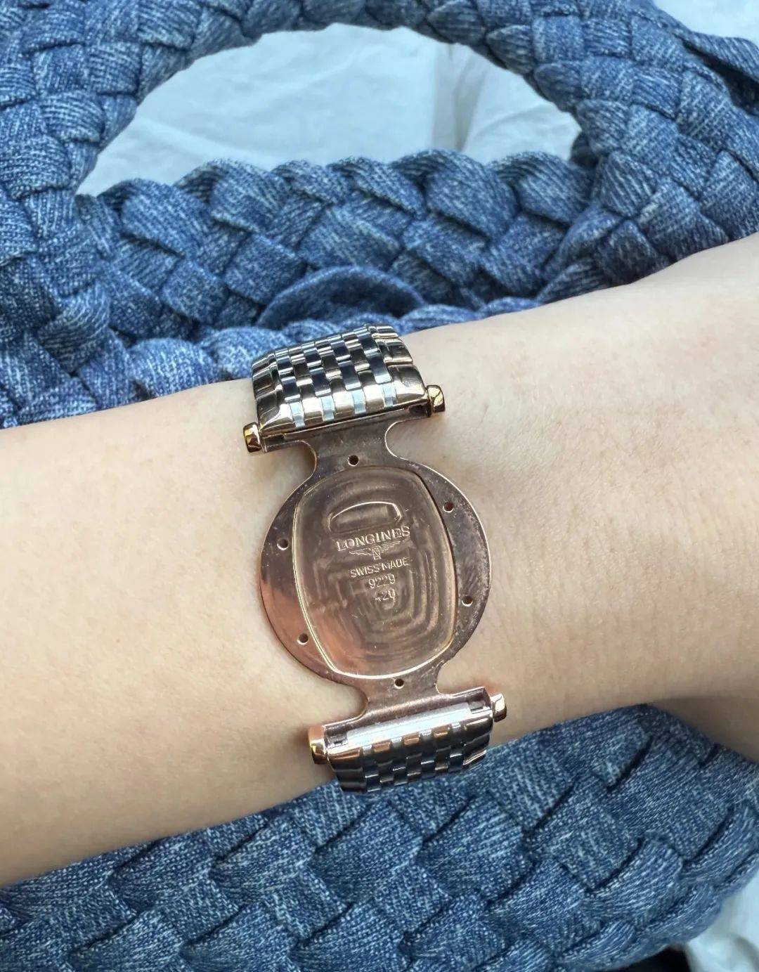 “浪”还在<strong></p>
<p>狗币钱包安卓</strong>，“琴”没了！网友称花1万多买的浪琴整个表盘丢失仅剩表带，浪琴回应