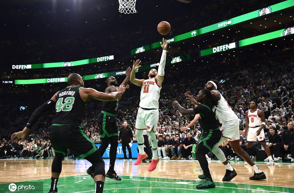 怀特34分布伦森22+6 塔图姆缺阵绿军胜尼克斯2-3