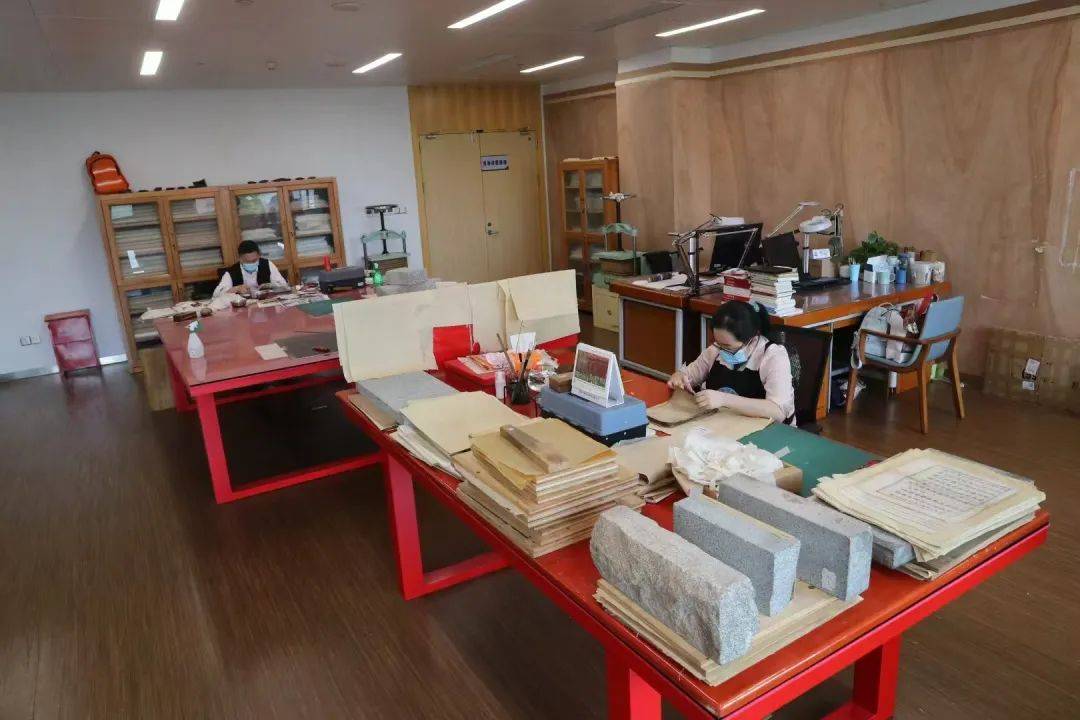 “冷板凳”一坐18年<strong></p>
<p>币安troy</strong>!41岁厦门女子:要一直坐下去