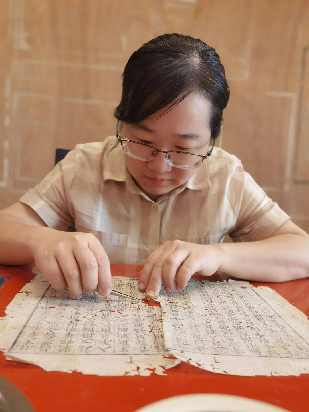 “冷板凳”一坐18年<strong></p>
<p>币安troy</strong>!41岁厦门女子:要一直坐下去