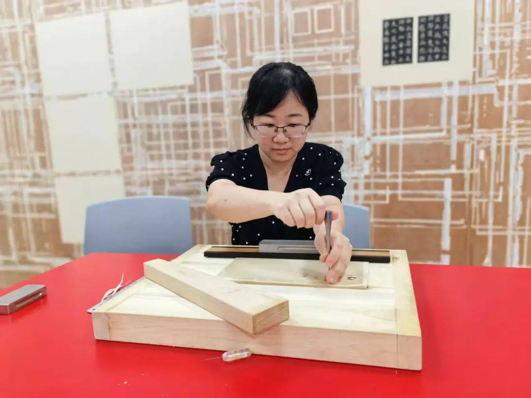 “冷板凳”一坐18年<strong></p>
<p>币安troy</strong>!41岁厦门女子:要一直坐下去