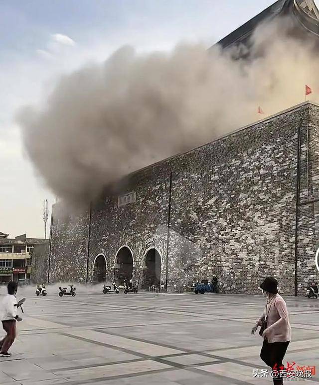 网传“凤阳鼓楼坍塌”？目击者称持续一两分钟<strong></p>
<p>币安troy</strong>，当地通报