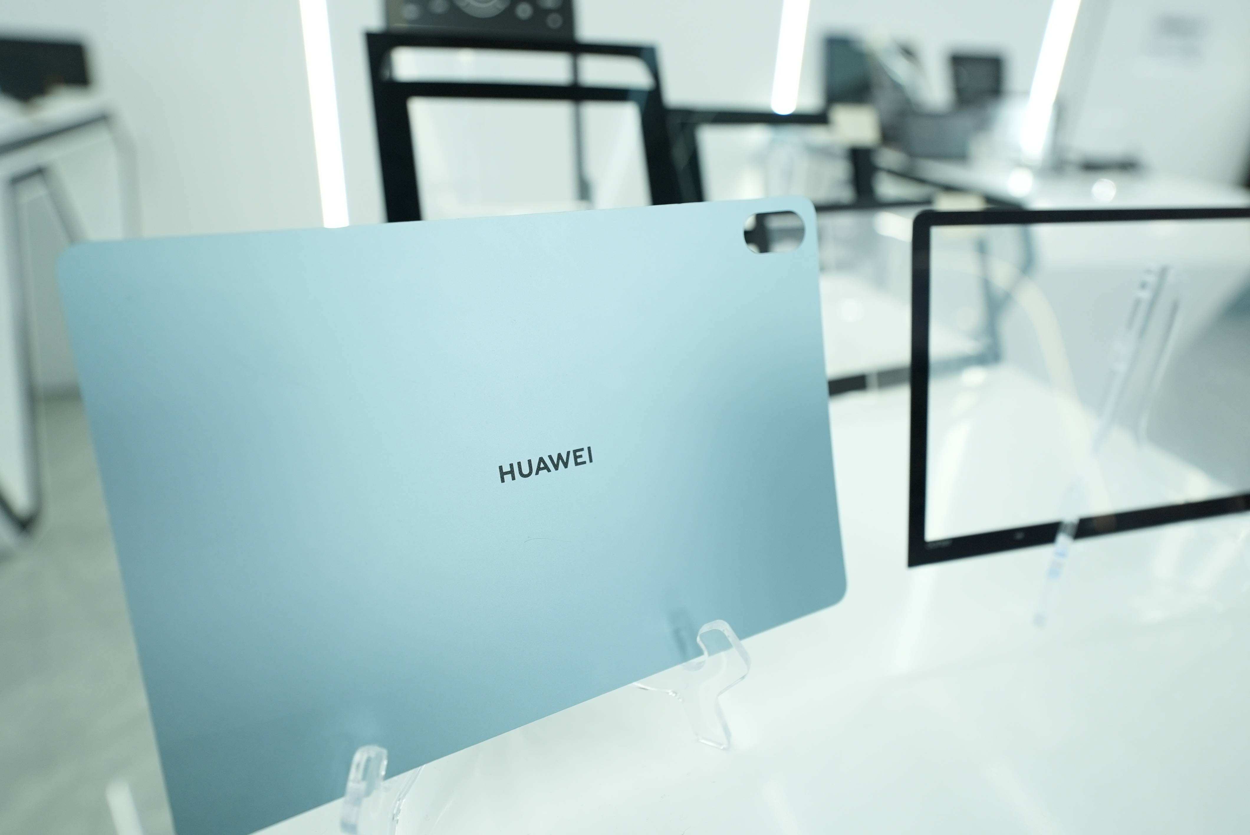 四年从0到5亿<strong></p>
<p>币安云交易所</strong>，东莞松山湖“85后”董事长为何盯上车载显示