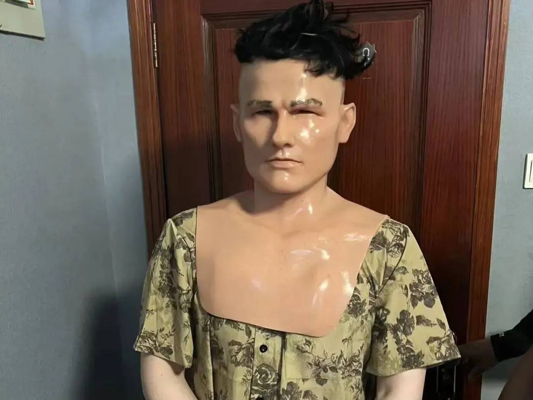 江苏一男子戴仿真“人皮”面具入室盗窃<strong></p>
<p>币安合约上线</strong>,流窜多个小区作案,涉案金额达15万余元