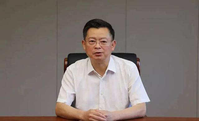 69岁原中央委员落马，7年前曾引咎辞职！贪了近20年的“老虎”被判死缓