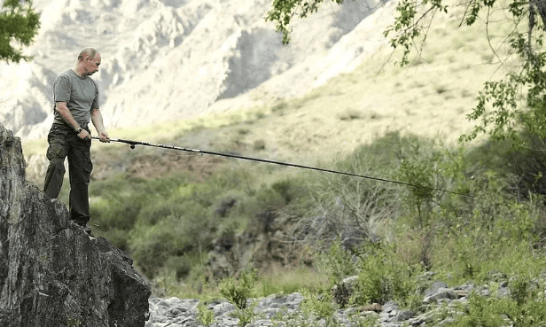 中国向20家俄军工厂<strong></p>
<p>币安最新动态</strong>,大规模“输血”?外交部表态,语气强硬