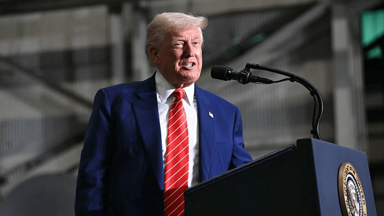 特朗普下令暂停12国公民进入美国<strong></p>
<p>安卓推币游戏</strong>,他要关上国门吗?丨国际观察