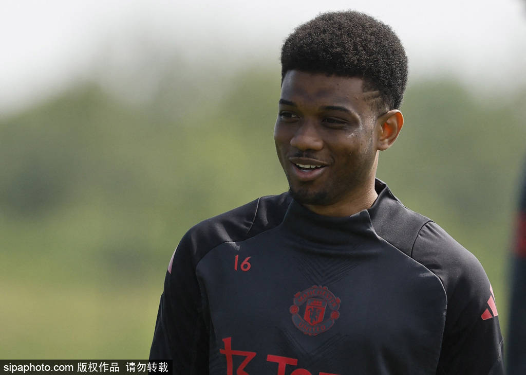 姆贝莫转会曼联惊天反转！偶像埃托奥密会<strong></p>
<p>安卓推币游戏</strong>，一席话改变命运？红魔5千万镑豪赌未来！