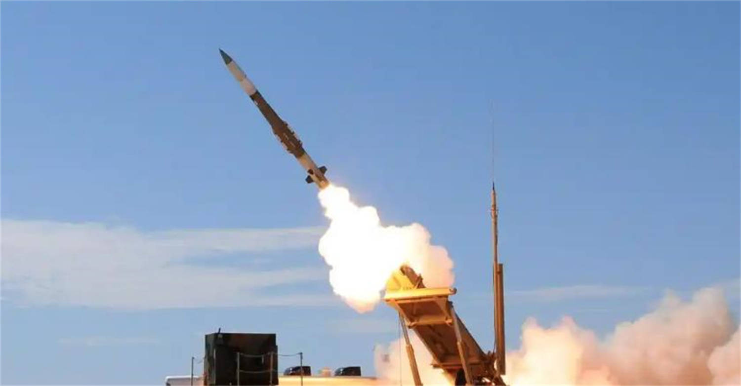 总司令死亡<strong></p>
<p>安邑布币</strong>，副司令死亡，总参死亡，伊朗真惨，特朗普预言实现了