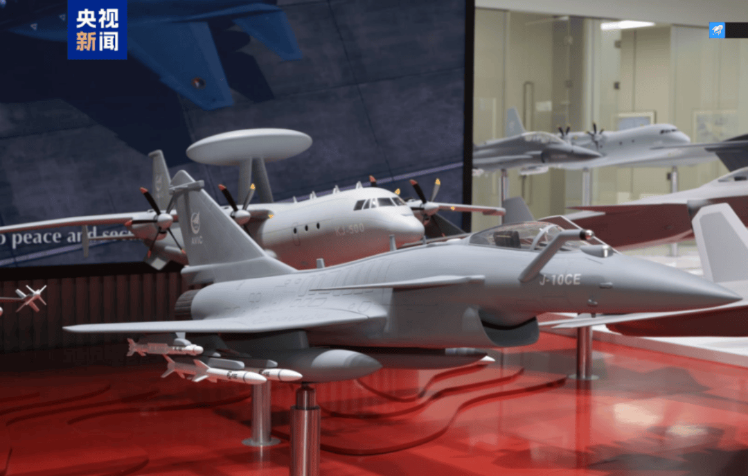 当面歼-10CE<strong></p>
<p>币安交易所商家</strong>，对面“阵风”：巴黎航展对台戏