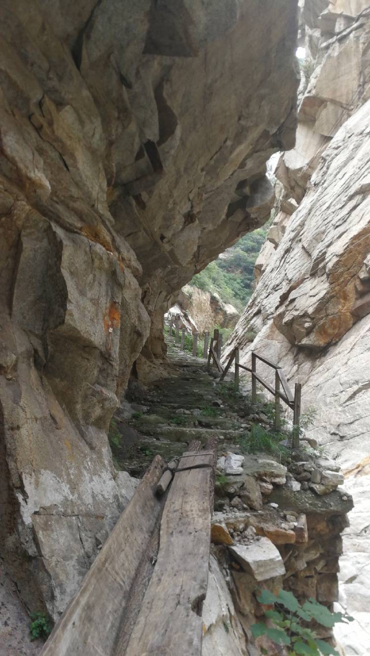 陕西一农民开山修路时售卖炸落的石头被判刑9个月<strong></p>
<p>币安交易所商家</strong>,获释后申请再审