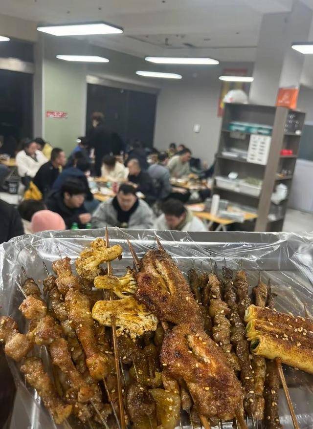 常州一烧烤店花10万赞助苏超<strong></p>
<p>币安区块链</strong>,因系唯一个体赞助商爆火,附近商户:之前生意一直好