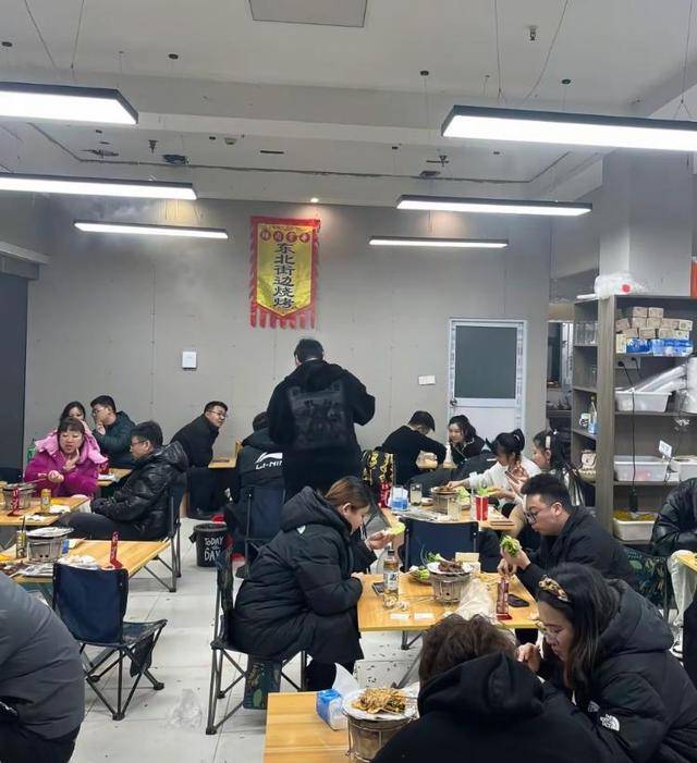 常州一烧烤店花10万赞助苏超<strong></p>
<p>币安区块链</strong>,因系唯一个体赞助商爆火,附近商户:之前生意一直好