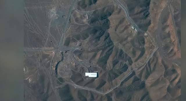 难怪哈梅内伊不怕<strong></p>
<p>币安区块链</strong>,特朗普刚放风要打,一道火光撕裂夜空