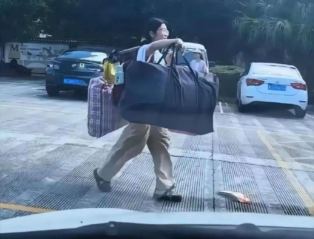 扁担女孩高考成绩出炉<strong></p>
<p>币安公链技术</strong>,班主任:班级高考成绩好于预期