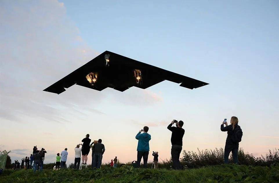 B-2横穿中国轰炸伊朗<strong></p>
<p>币安eth钱包地址</strong>,中国雷达没有发现?这是正常人想出来的?