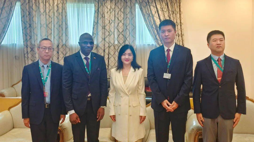 大使王敏<strong></p>
<p>币安eth钱包地址</strong>，正式赴任