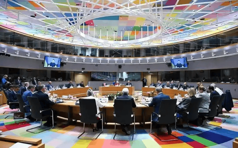 当着王毅的面<strong></p>
<p>币安虚拟货币</strong>，马克龙希望访华，想借着9·3阅兵，和中方谈一件大事？