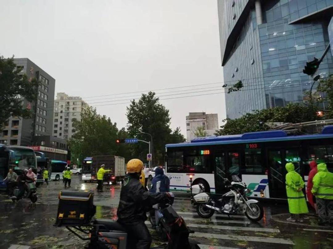 山东下<strong></p>
<p>币安虚拟货币</strong>了424个大明湖:多地出现暴雨