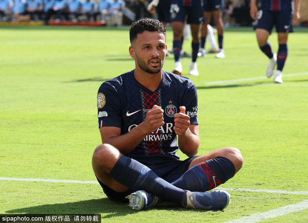 世俱杯-登贝莱传射法比安双响 巴黎4-0皇马进决赛