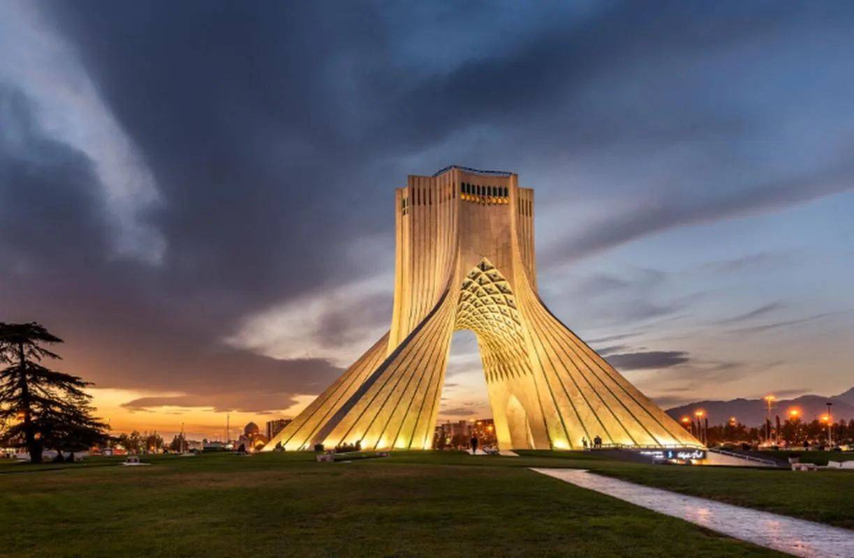 又打起来了，以军凌晨猛烈空袭，伊朗外援已到，对外释放信息量大