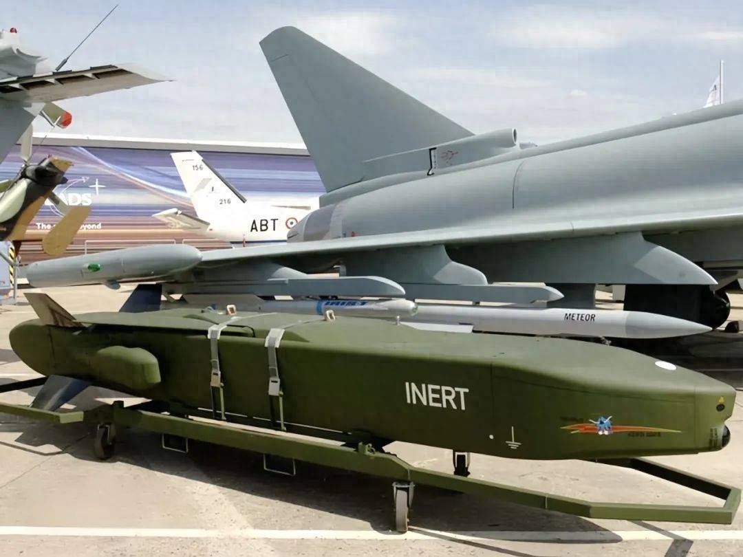 乌克兰获数百枚导弹<strong></p>
<p>币安功能介绍</strong>，威胁直逼莫斯科，局势比美国的军事援助更为严峻