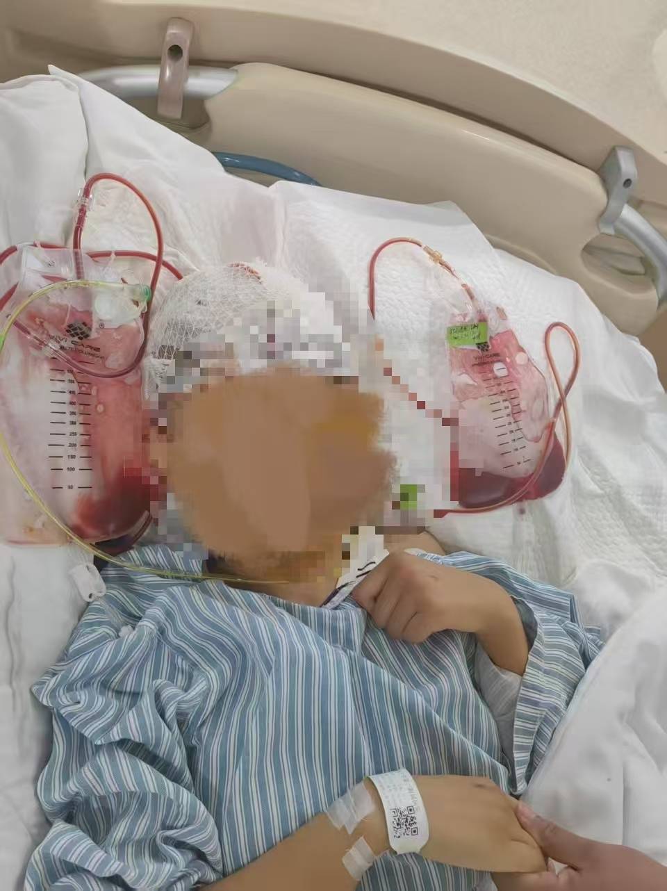 女子被车撞后昏迷4个月<strong></p>
<p>币安功能介绍</strong>,母亲:交警无法定责,让起诉,这些我不懂