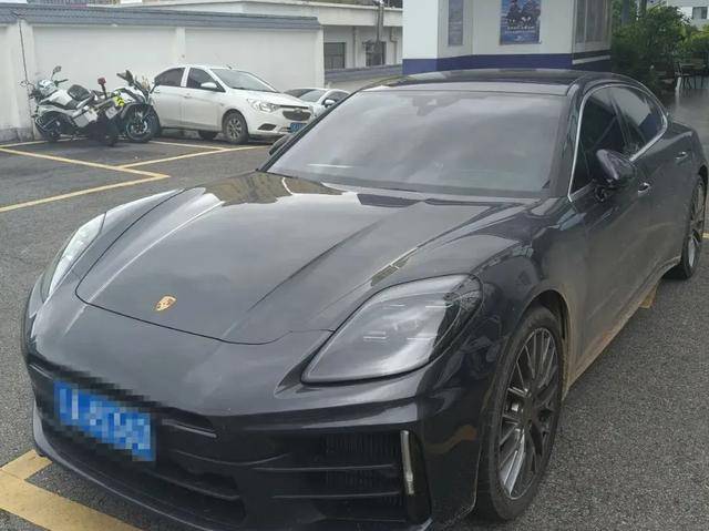 离奇<strong></p>
<p>币安功能介绍</strong>!昆明一辆140万的保时捷在停车场凭空消失