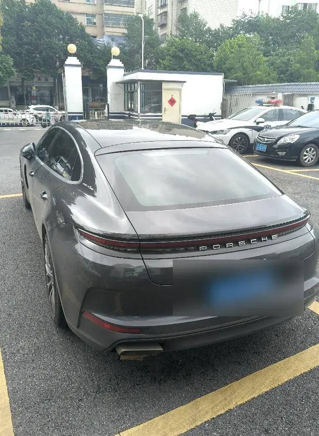 离奇<strong></p>
<p>币安功能介绍</strong>!昆明一辆140万的保时捷在停车场凭空消失