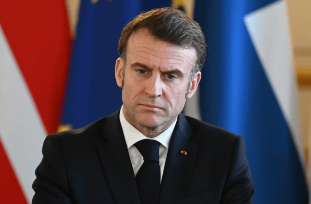 法国航母刚进入南海<strong></p>
<p>ltc莱特币安卓</strong>,迎面遇上40艘中国军舰?法高官称做好开战准备,比美舰受尊重