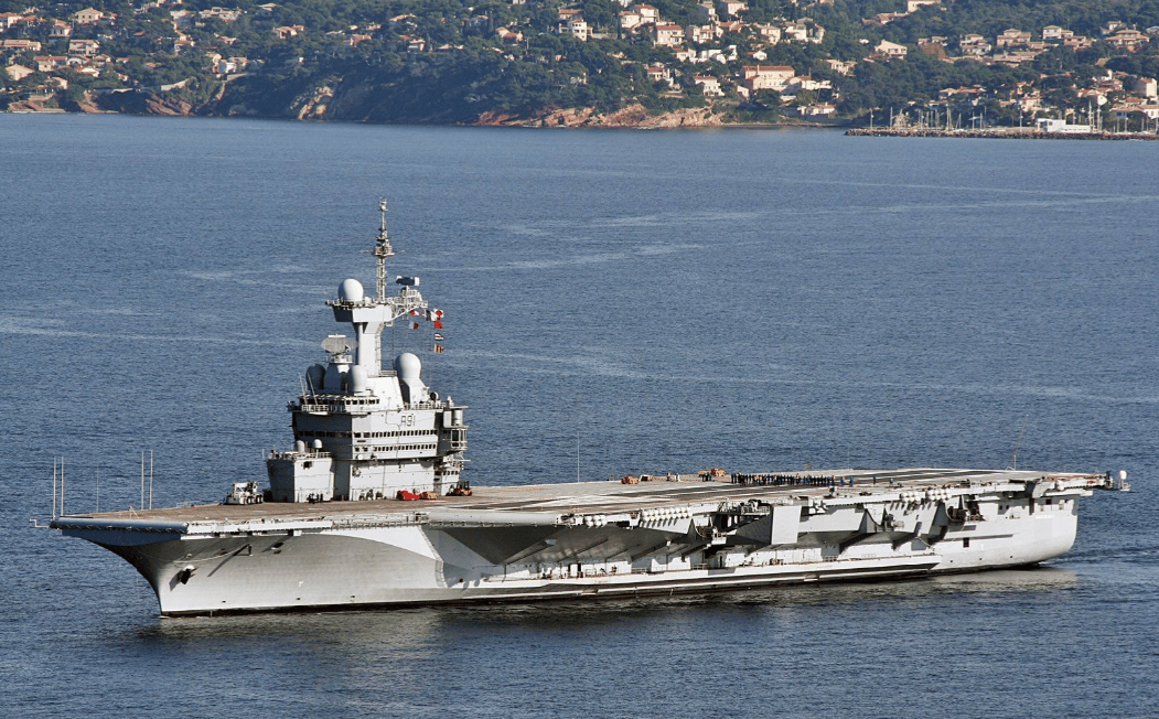 法国航母刚进入南海<strong></p>
<p>ltc莱特币安卓</strong>,迎面遇上40艘中国军舰?法高官称做好开战准备,比美舰受尊重