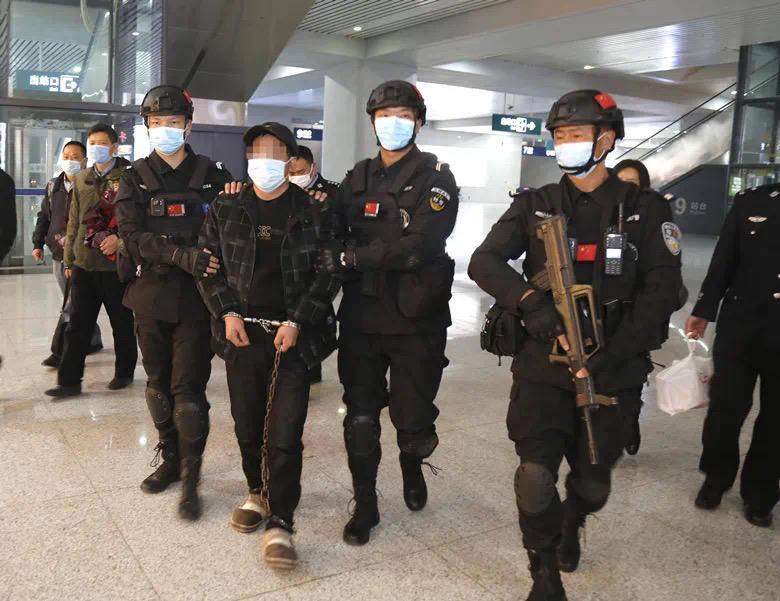 “男子强奸嫂嫂出狱后又刺死见义勇为者”案二审<strong></p>
<p>ltc莱特币安卓</strong>,择日宣判 警方曾披露抓捕过程等诸多细节