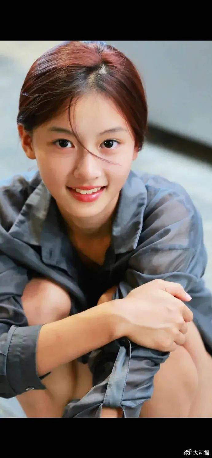 15岁女孩七七1分钟视频报价1万<strong></p>
<p>币安量化交易软件</strong>,因神似张柏芝走红,七七妈妈曾称以学业为由拒绝于正邀约