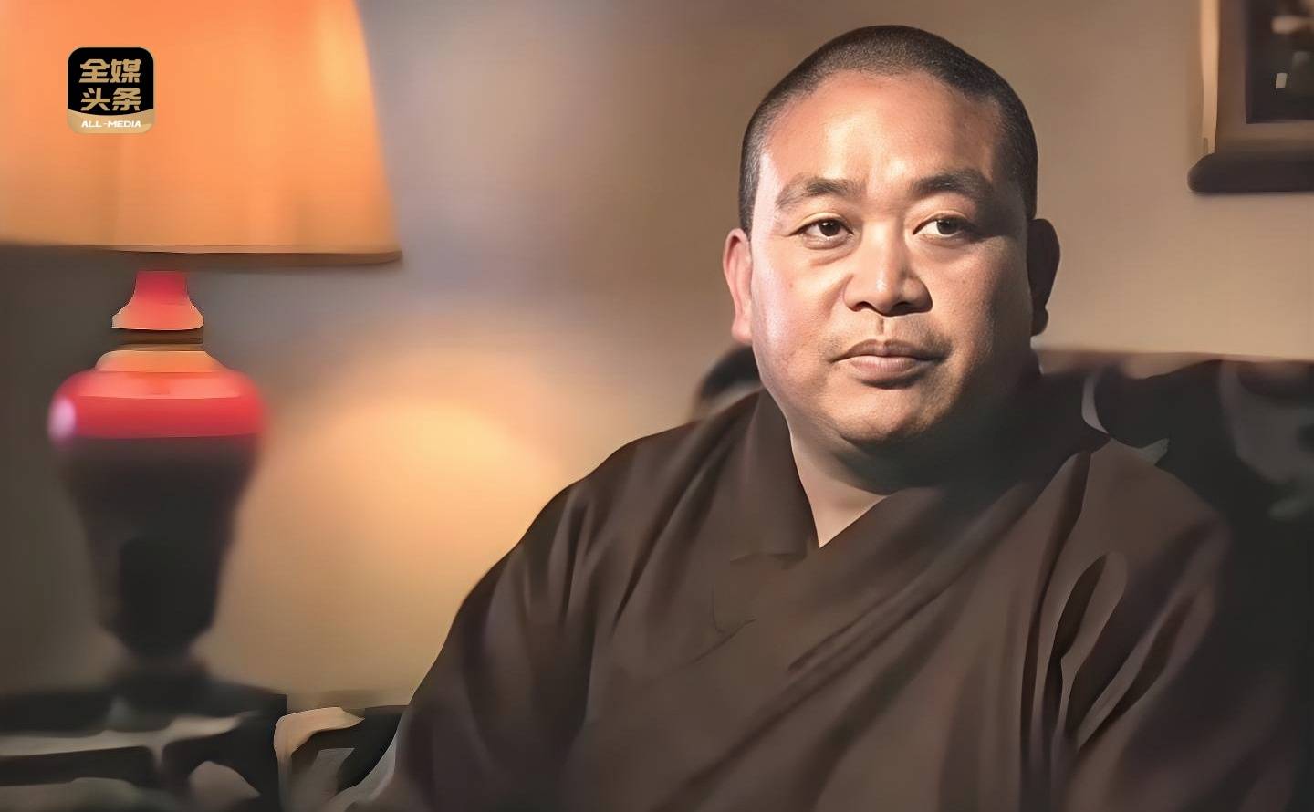 全媒头条丨金丝袈裟与铁镣铐:释永信的双面人生崩塌时刻