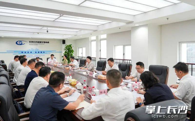 吴桂英调研公共资源交易工作