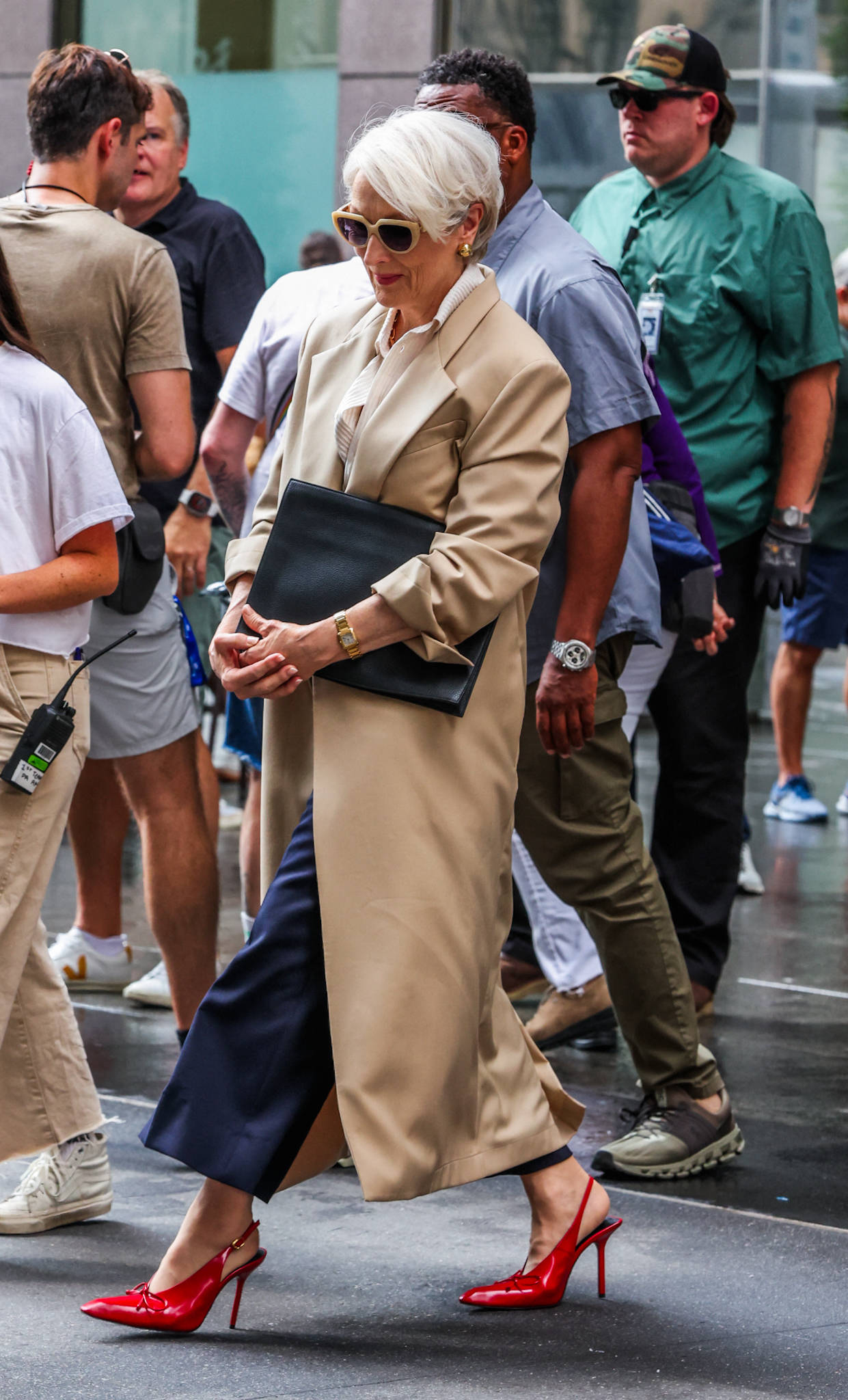 《穿PRADA的女王2》审美降级<strong></p>
<p>币安推广码</strong>,顶级时装穿成H&M?