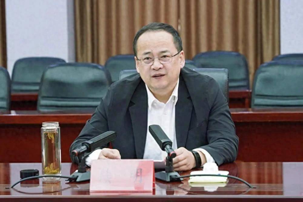 续明已任济南市政府党组成员，办公厅党组书记