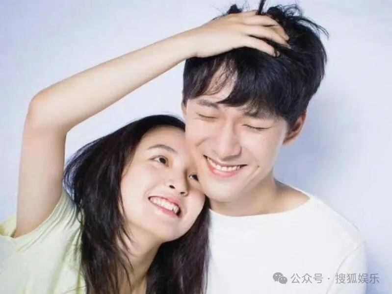 离婚三年又被拍到亲密逛超市<strong></p>
<p>交易所app下载</strong>,他俩这是纯带娃还是真复合了?