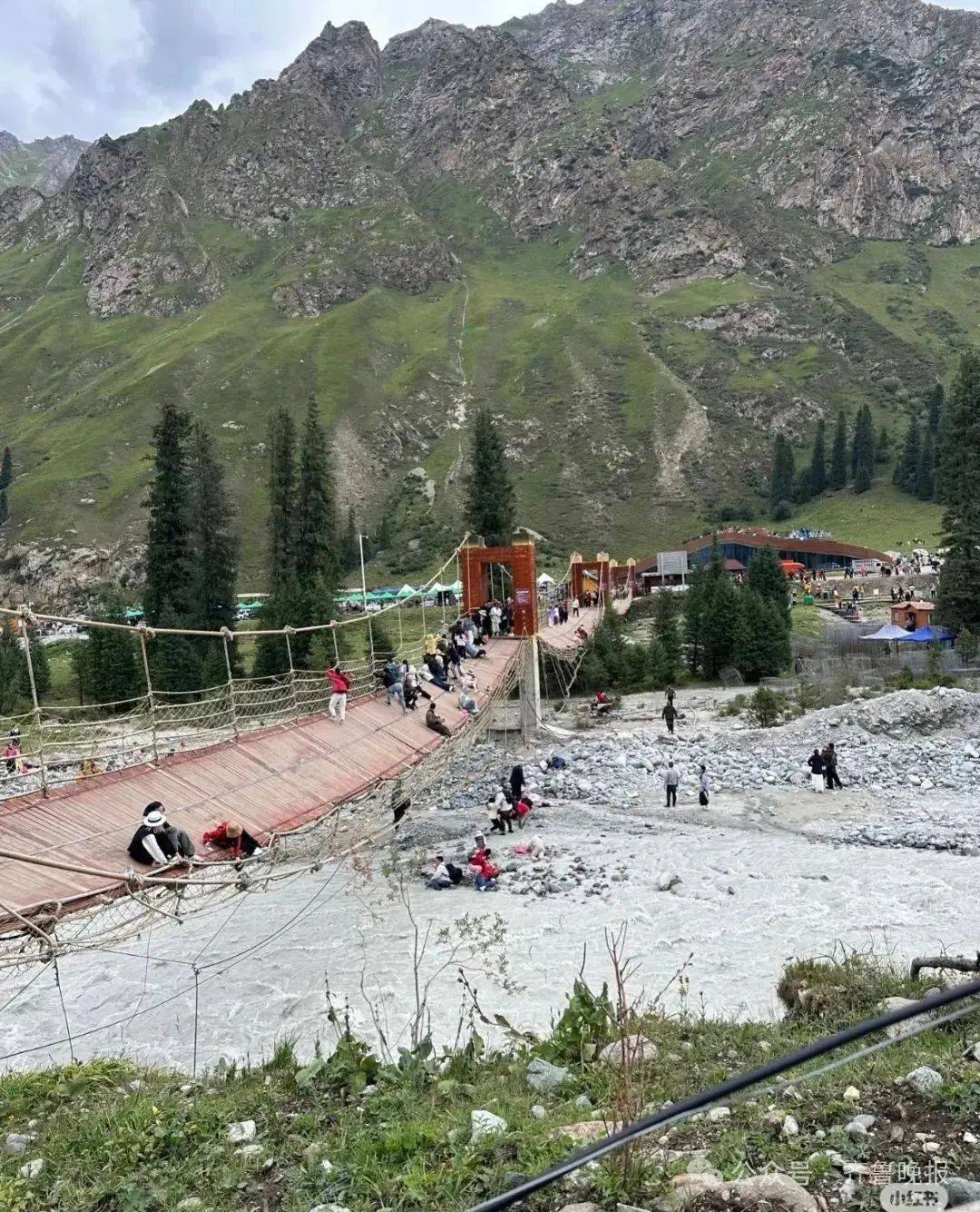 5人遇难24人受伤!新疆伊犁一景区吊桥桥索断裂<strong></p>
<p>抹茶交易所app</strong>,亲历者称“现在手还在不断颤抖”