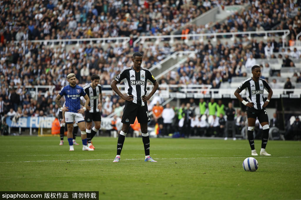 豪购停不下来<strong></p>
<p>抹茶交易所app官网</strong>，曼联这是要起飞？！