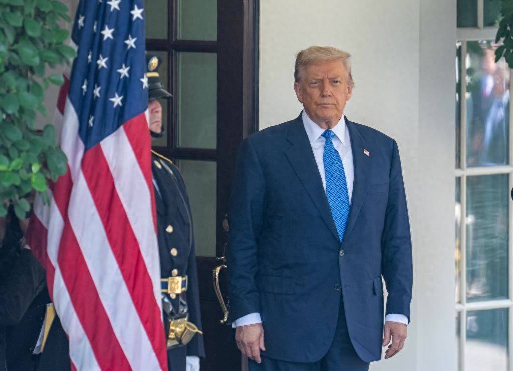 “清除”流浪汉，派兵出国“扫毒”？特朗普可能真做得出来