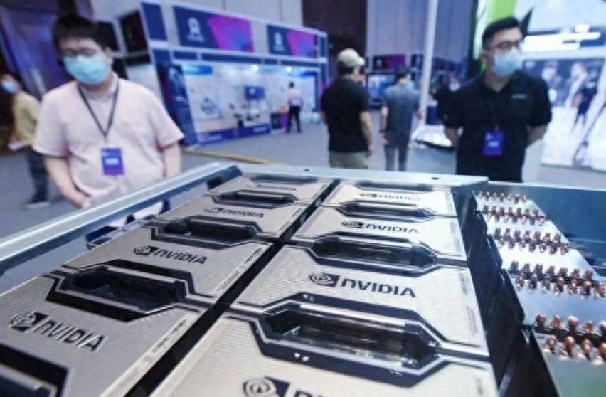 美国果然设下圈套，解禁芯片是“鸿门宴”？中方终于反应过来，中企被爆已收到通知