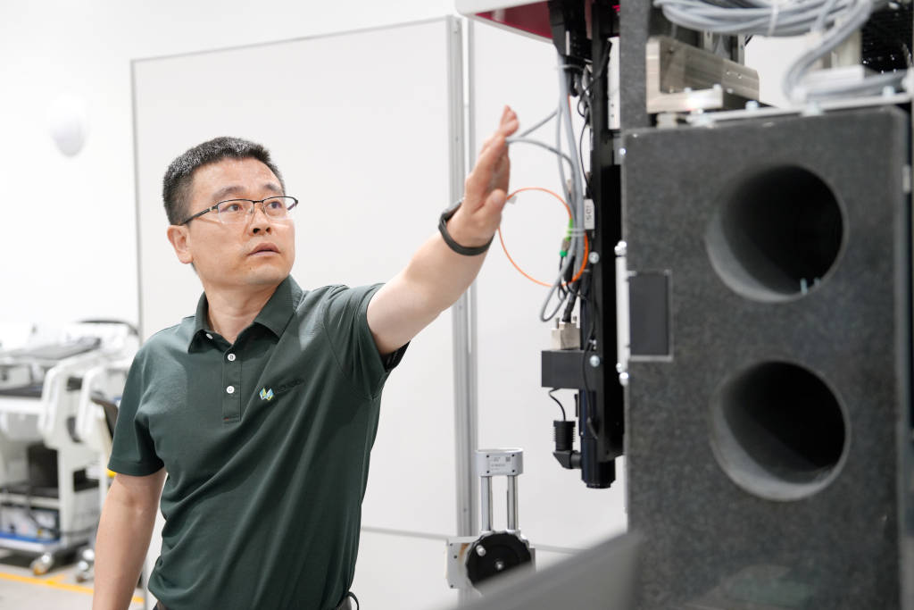 21年<strong></p>
<p>抹茶交易所合约说明</strong>,从0.9到0.28微米,这位“青岛大工匠”让中国制造登上世界精度最高峰