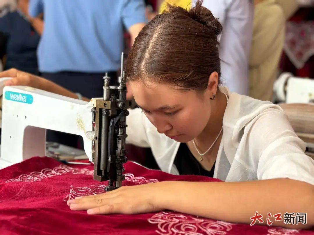 对口援疆 潮涌天山|6802名牧民住进江西援建“产居融合”新家园