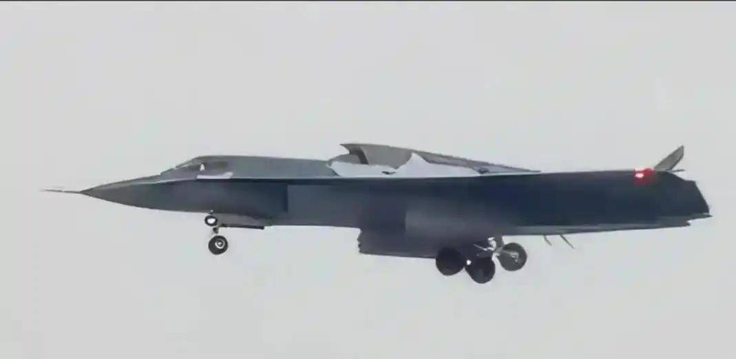 战斗机体型再突破<strong></p>
<p>抹茶交易所合约说明</strong>,歼 - 41 庞大身姿极具未来感,堪称 “空中堡垒”