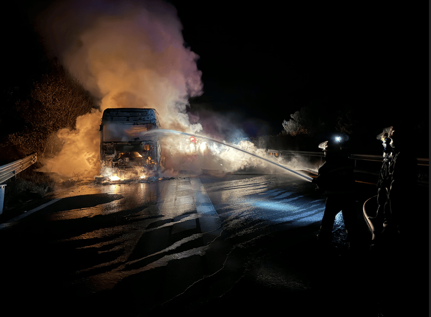 司机往后视镜一看<strong></p>
<p>抹茶交易所哪里可以下载</strong>,糟了!670万元货物“葬身火海”